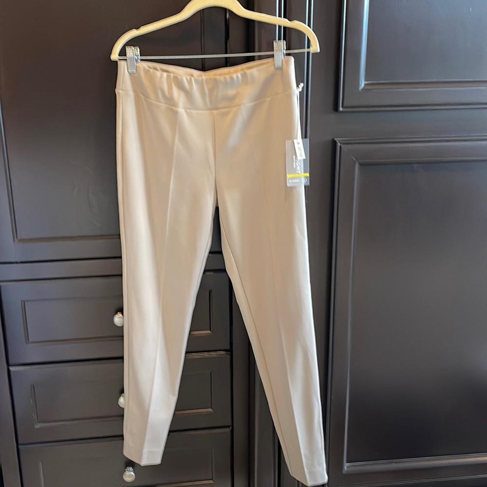 NWT Insight Ankle Pants Size 6 Light Taupe